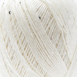 Primo piano filato Aurora viscosa con paillettes - Bianco, dettaglio texture gomitolo