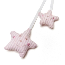 Birth bow with square-shaped bears to embroider